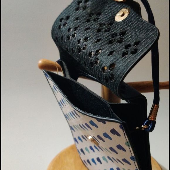 Heart Pattern Mini Cross Body‎ - Picture 9 of 13